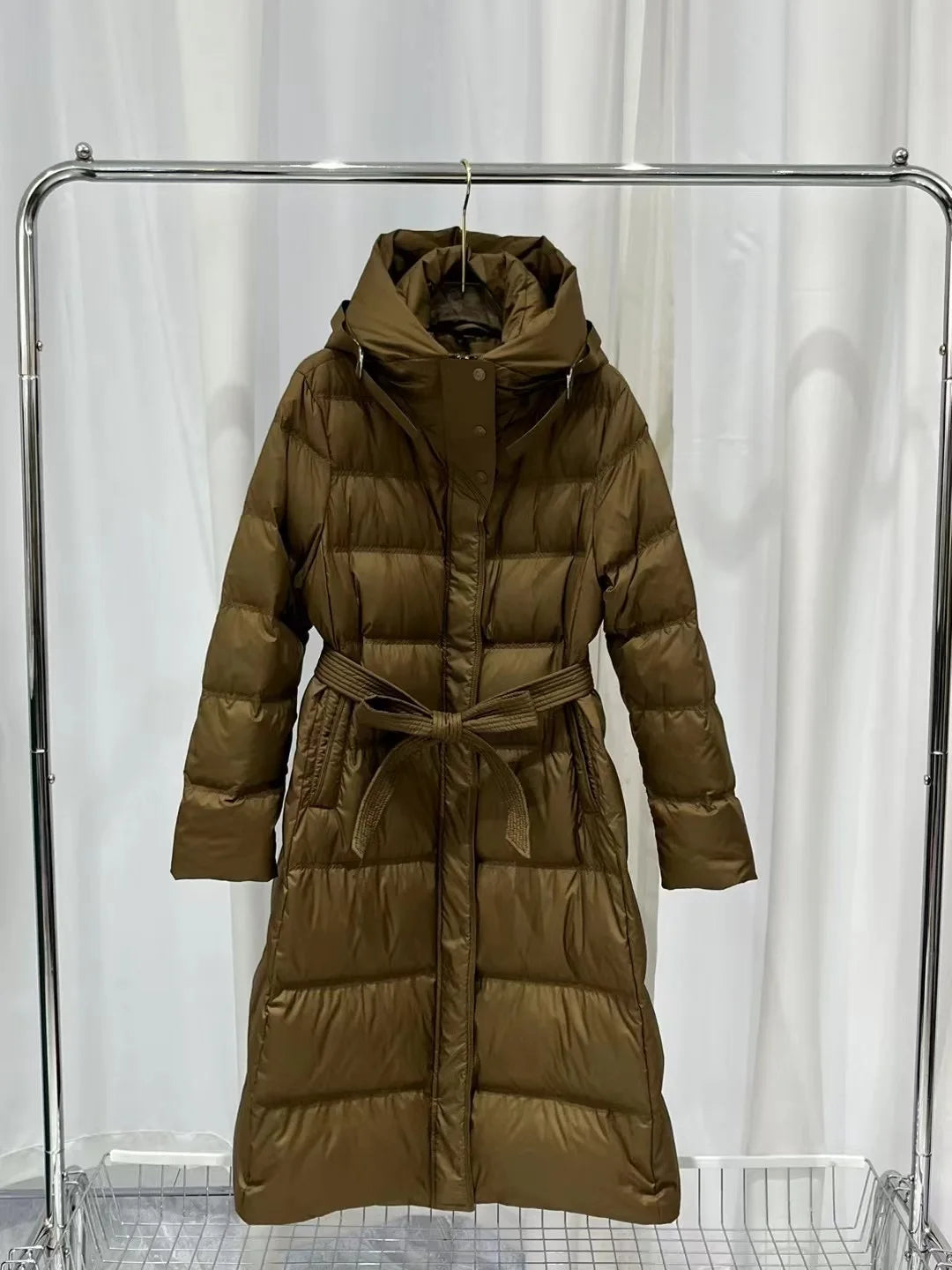 Fashionable Autumn Winter New 2025 Winter Women Thick White Duck Down Jacket Female Long Hooded Puffer Coat Ladies Outerwear