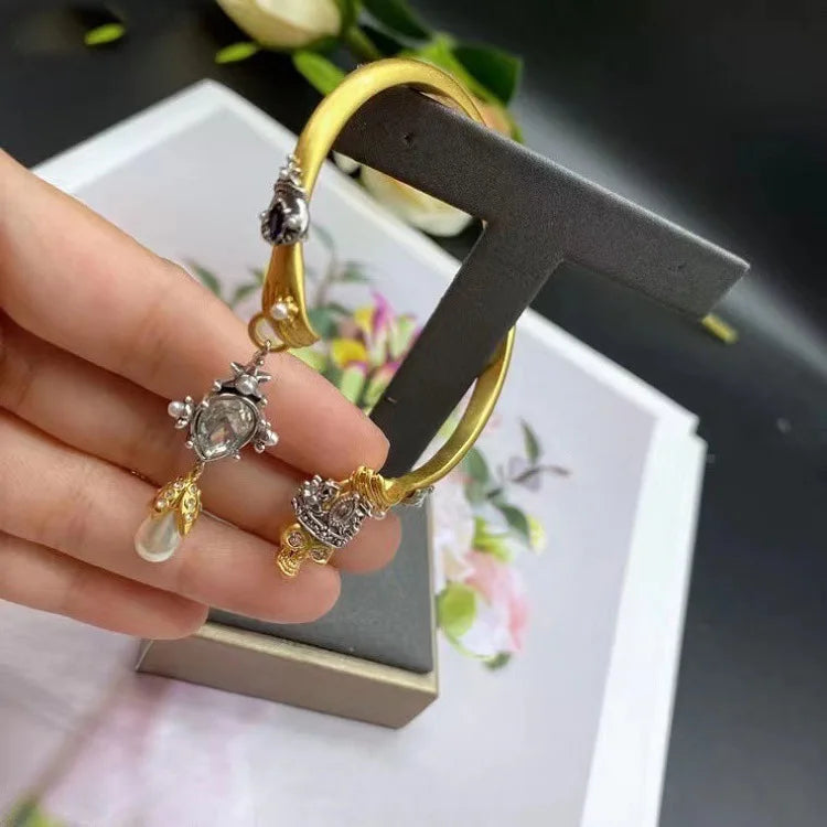 HUANZHI Retro Skeleton Hands Zircon Drop Earrings for Woman Hip-hop Golden Crown Skeleton Dangle Earrings Jewelry Wholesale Gift