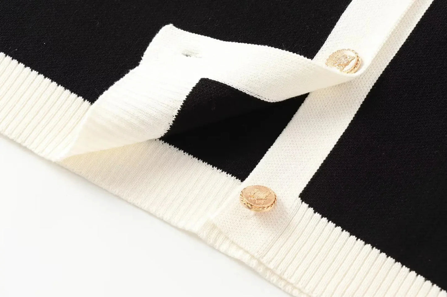 TRAFZA Autumn Fashion Women Sweater Coats Solid O-Neck Long Sleeves Pockets Buttons Single Breasted Female Casual Knitted Coat