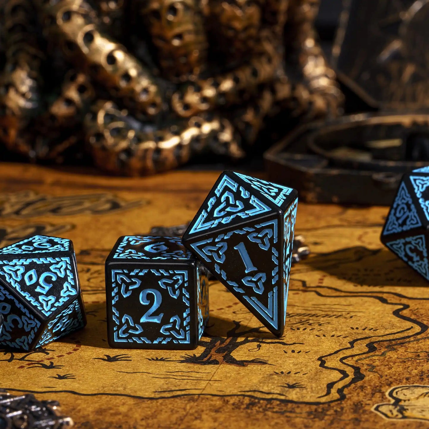 DND Celtic Knot Dice with Unique D4 7Pcs/Set New Pattern D4- D20 Polyhedral Dice for Role Playing Board Game D&D Tabletop Games