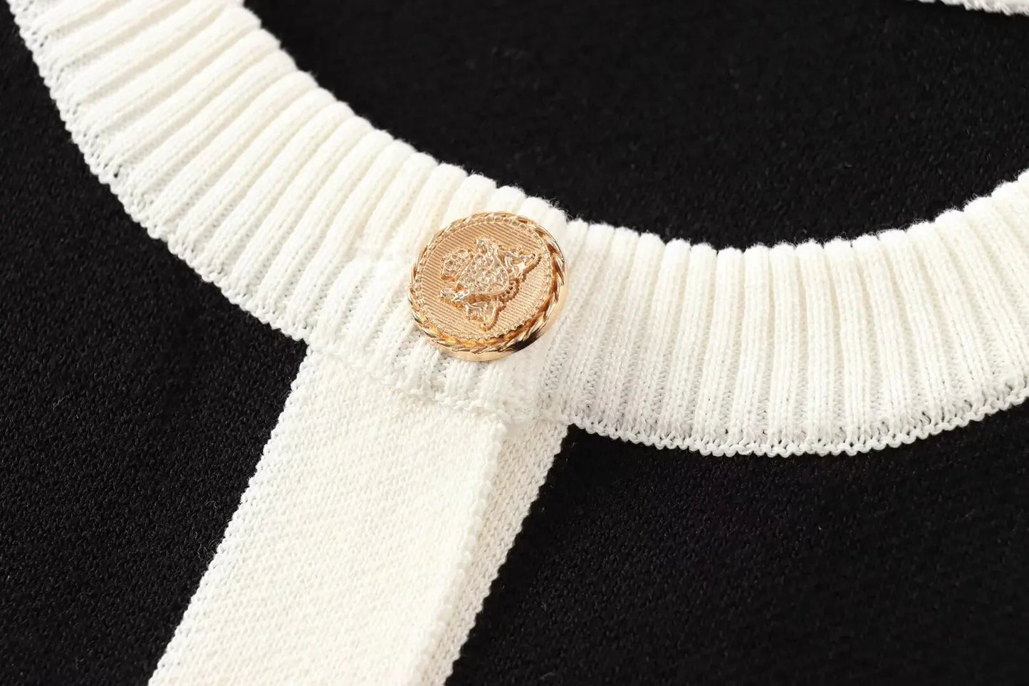TRAFZA Autumn Fashion Women Sweater Coats Solid O-Neck Long Sleeves Pockets Buttons Single Breasted Female Casual Knitted Coat