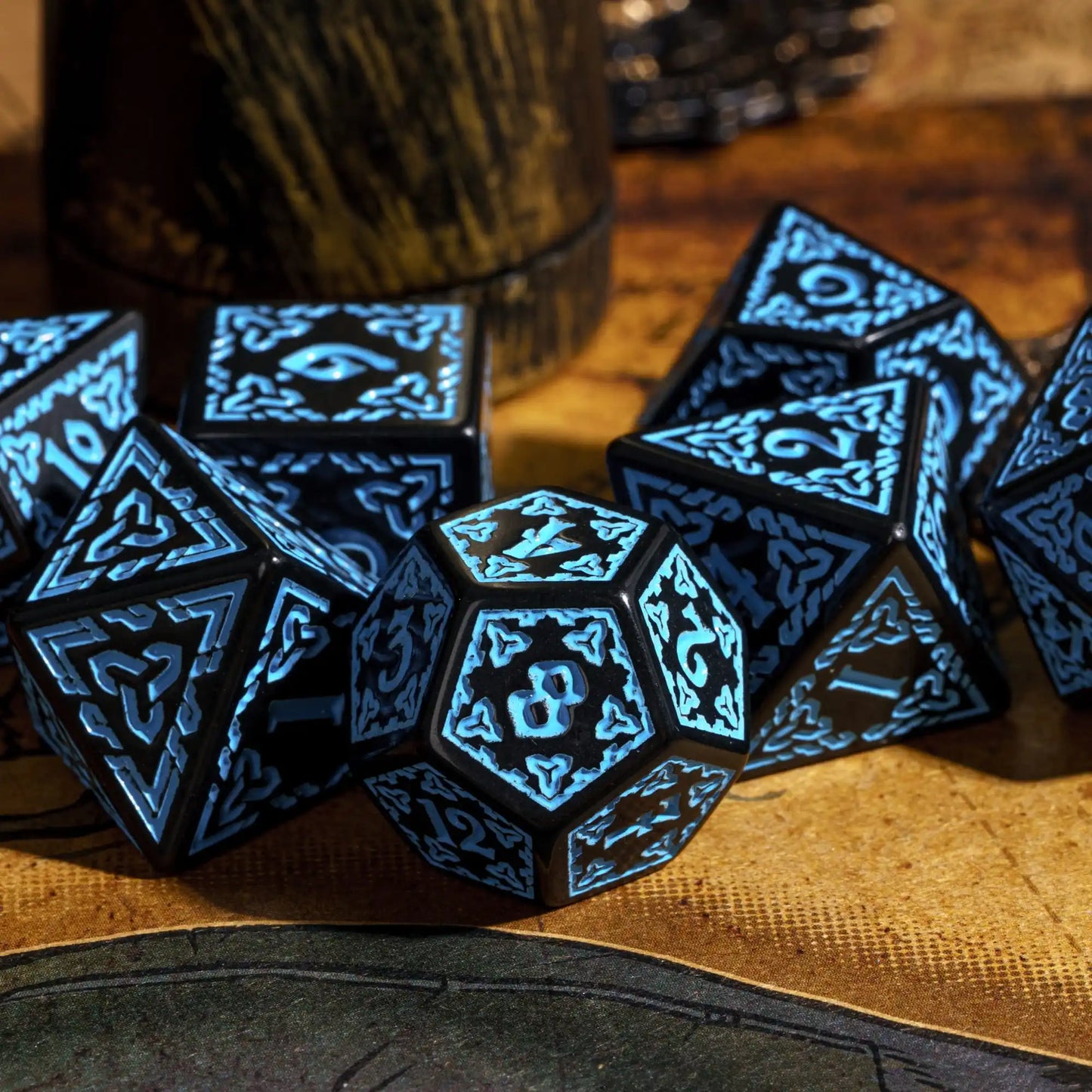 DND Celtic Knot Dice with Unique D4 7Pcs/Set New Pattern D4- D20 Polyhedral Dice for Role Playing Board Game D&D Tabletop Games