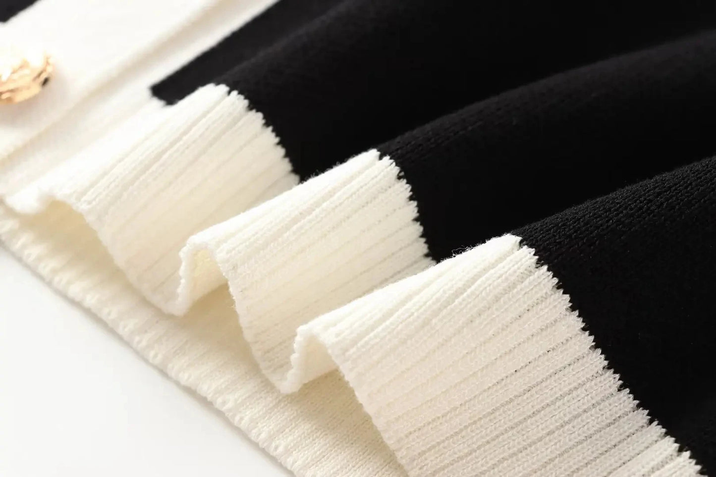 TRAFZA Autumn Fashion Women Sweater Coats Solid O-Neck Long Sleeves Pockets Buttons Single Breasted Female Casual Knitted Coat