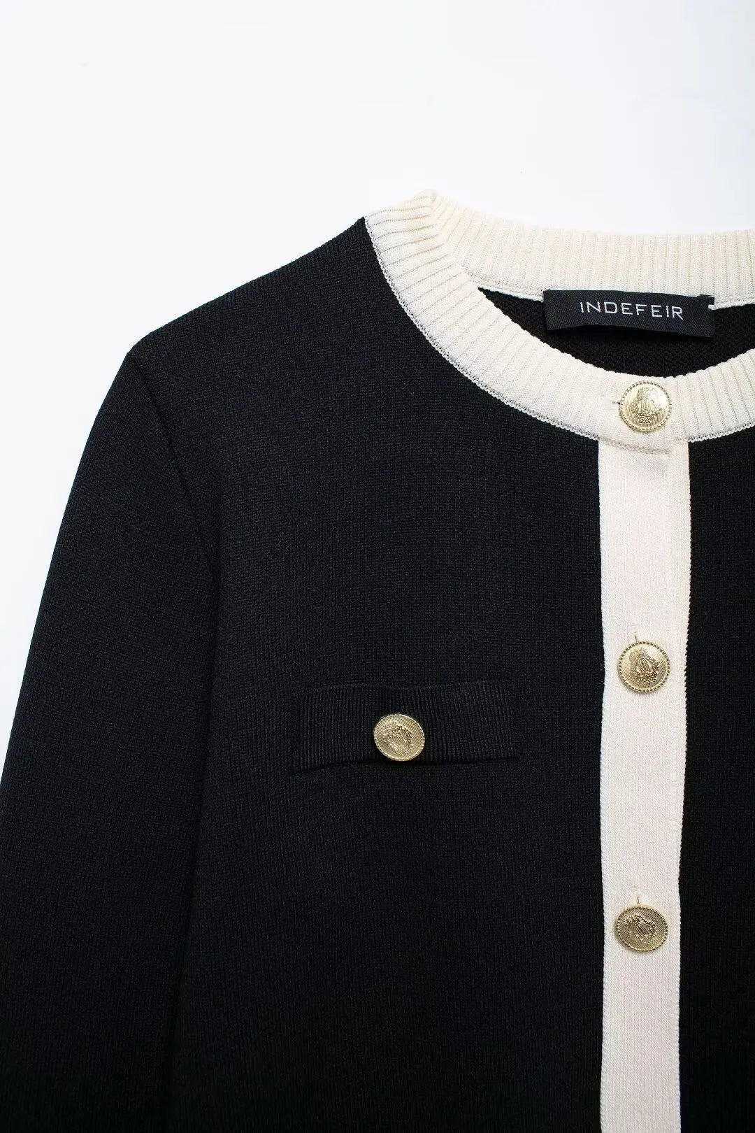 TRAFZA Autumn Fashion Women Sweater Coats Solid O-Neck Long Sleeves Pockets Buttons Single Breasted Female Casual Knitted Coat