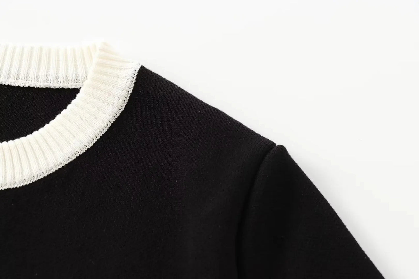 TRAFZA Autumn Fashion Women Sweater Coats Solid O-Neck Long Sleeves Pockets Buttons Single Breasted Female Casual Knitted Coat