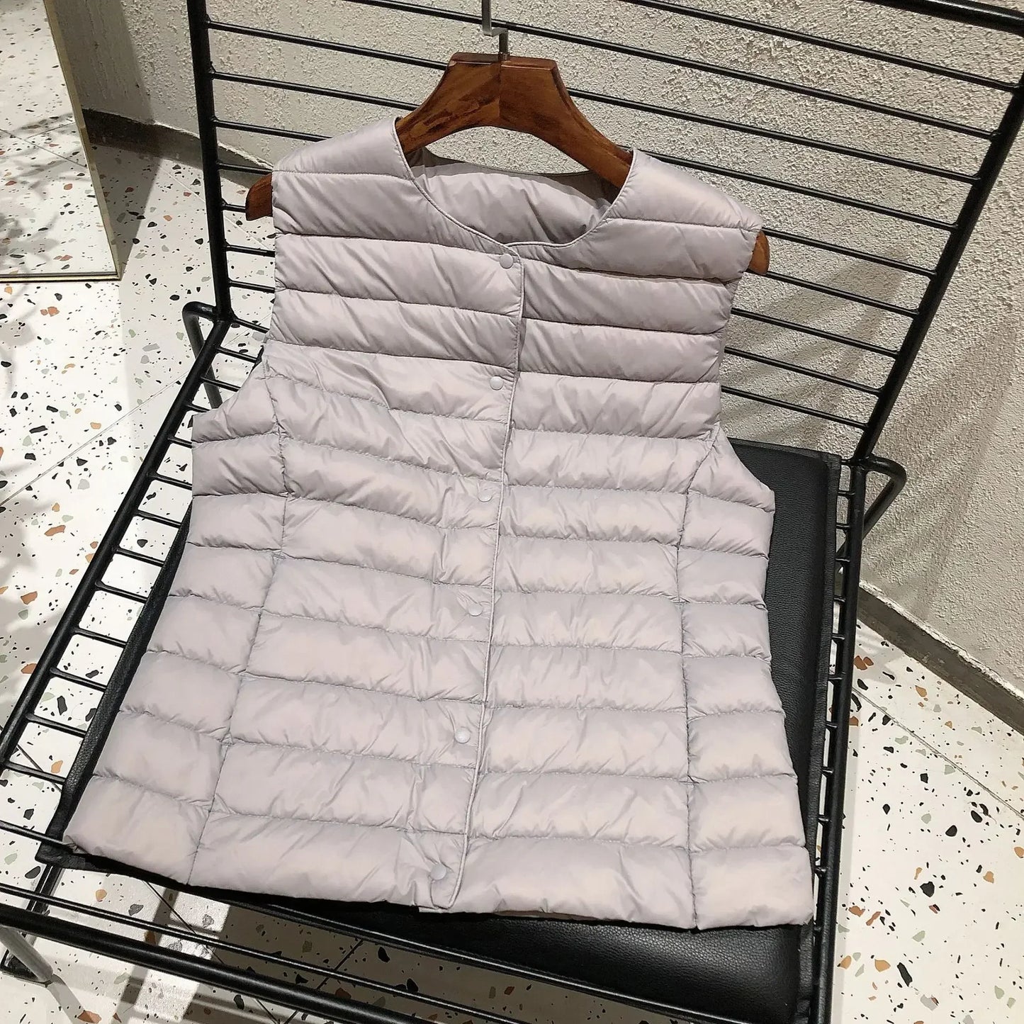 2025 New Women Sleeveless Puffer Jacket Spring Winter Female 90% White Duck Down Ultra Lightweight Packable Warm Down Liner Vest
