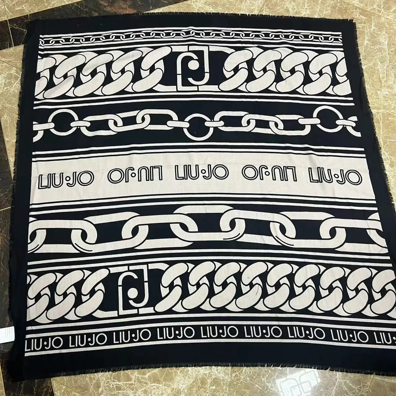 Foreign trade original single Italian autumn and winter new fashion brand printed light luxury shawl scarf