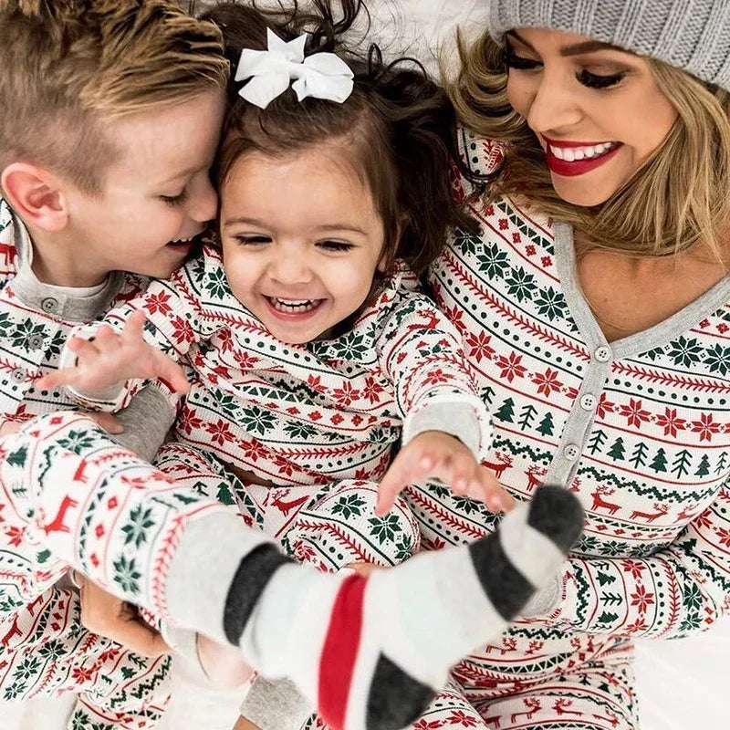 Christmas 2025 Family Matching Outfits Allover Print Mom Dad Kids 2 Pieces Pajamas Set Sleepwear Baby Romper Xmas Look Pyjamas