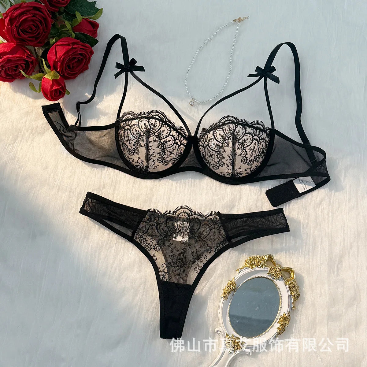 2-piece women's black sexy female lingerie lightweight bow semi transparent lingerie set sexy Lace women's bra and panty set