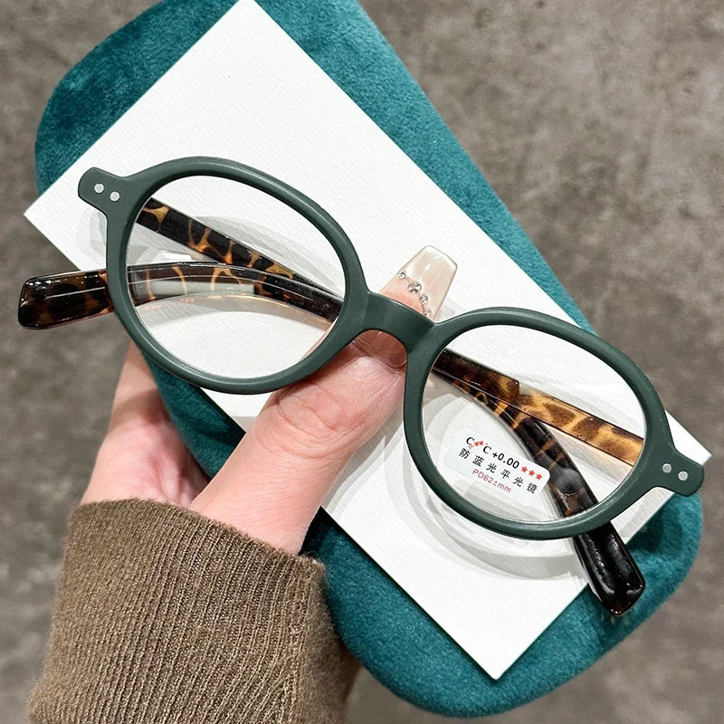 Retro Small Frame Presbyopia Glasses Oval Frame Green Tortoiseshell Reading Glasses Blue Light Blocking Eye Protection Eyewear