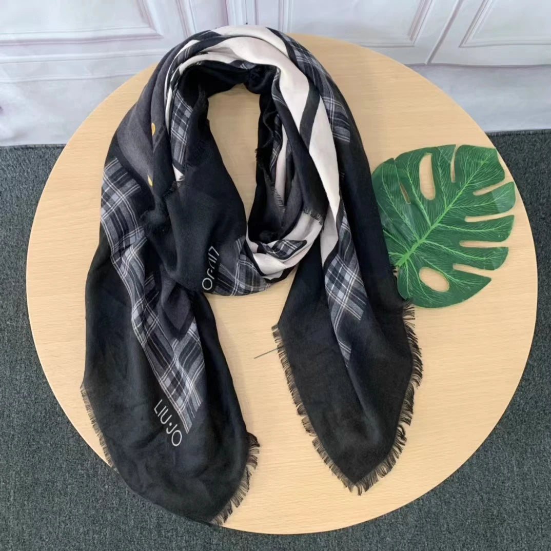 Foreign trade original single Italian autumn and winter new fashion brand printed light luxury shawl scarf