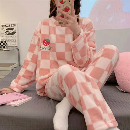 Fleece Long Sleeve Sleepwear Stylish Plaid Warm Pyjamas Sets Comfortable Cartoon Homewear For Autumn/Winter Wear New 2024 2025