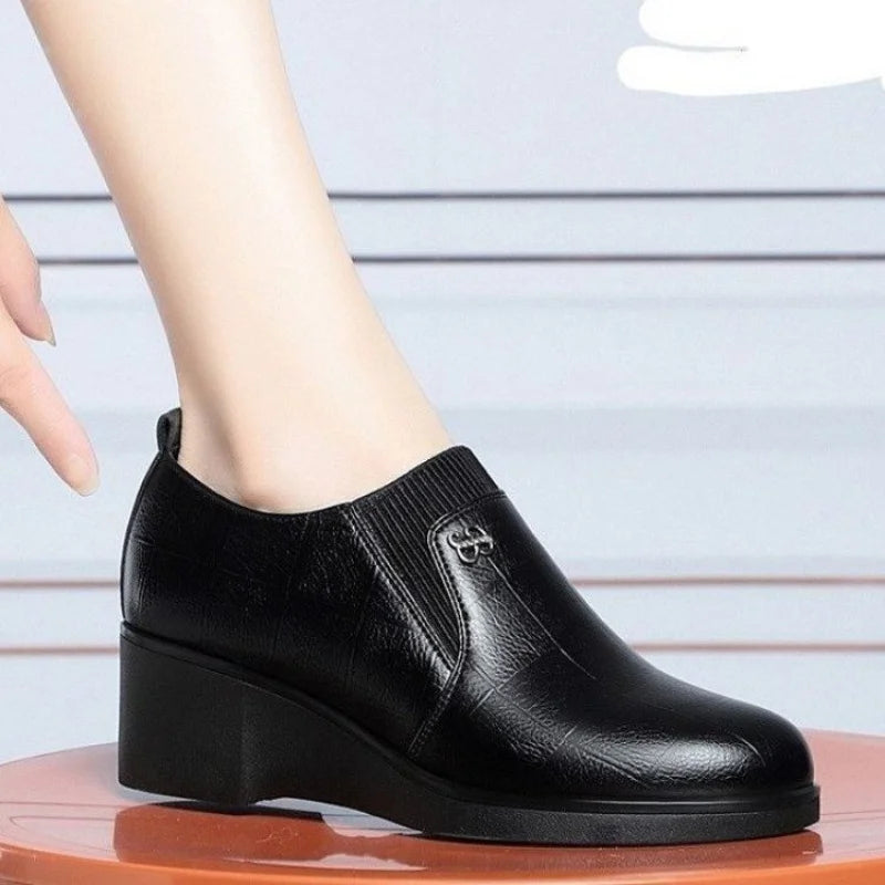 Autumn/Winter Women's Low-Heel Mom Shoes - Elastic Deep-V Short Boots, Comfortable Soft Sole for Dress Matching