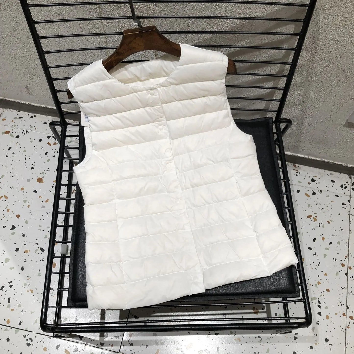 2025 New Women Sleeveless Puffer Jacket Spring Winter Female 90% White Duck Down Ultra Lightweight Packable Warm Down Liner Vest