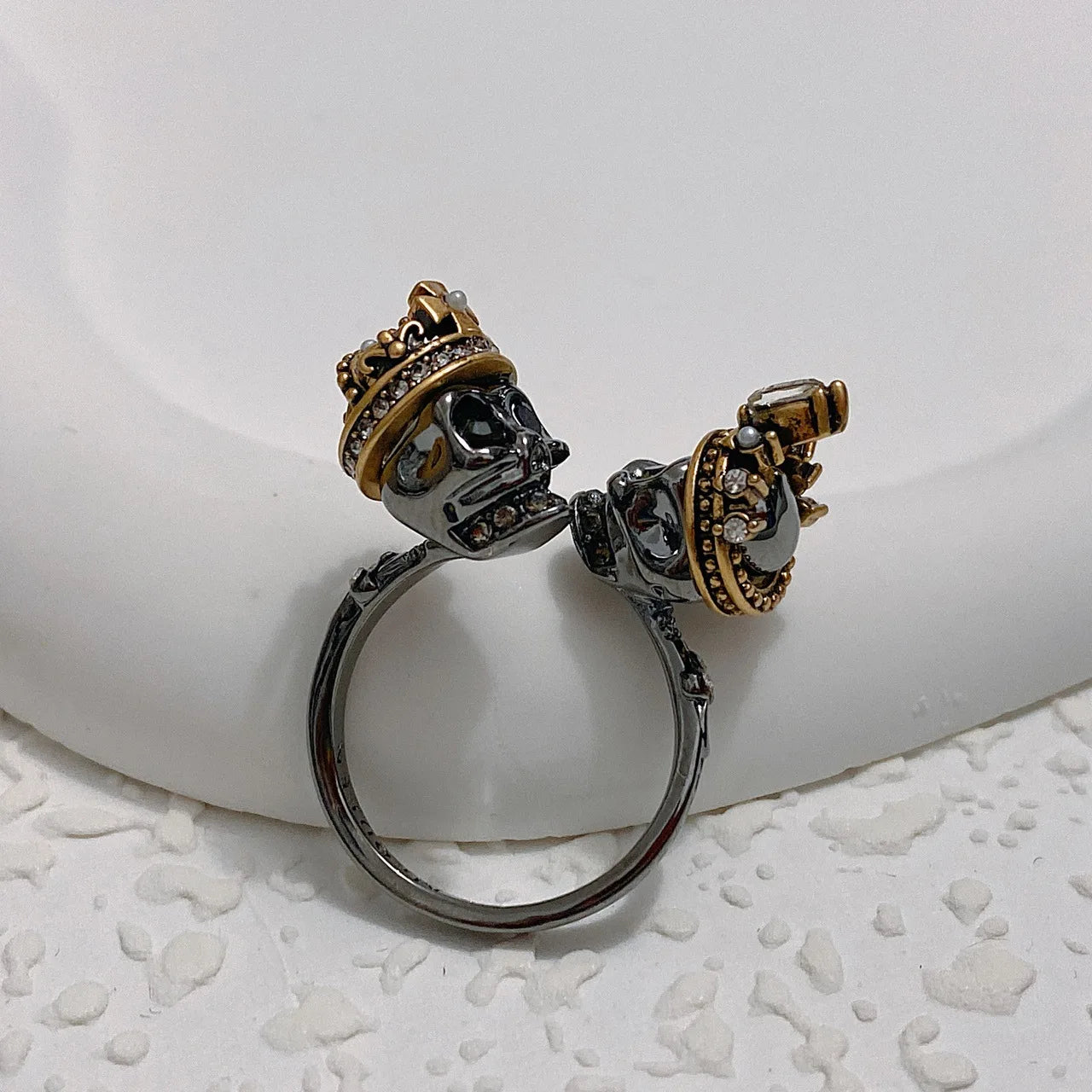 HUANZHI Retro Skeleton Hands Zircon Drop Earrings for Woman Hip-hop Golden Crown Skeleton Dangle Earrings Jewelry Wholesale Gift