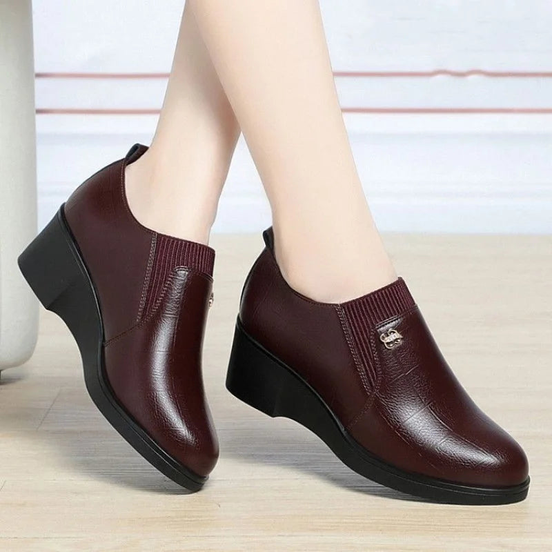Autumn/Winter Women's Low-Heel Mom Shoes - Elastic Deep-V Short Boots, Comfortable Soft Sole for Dress Matching