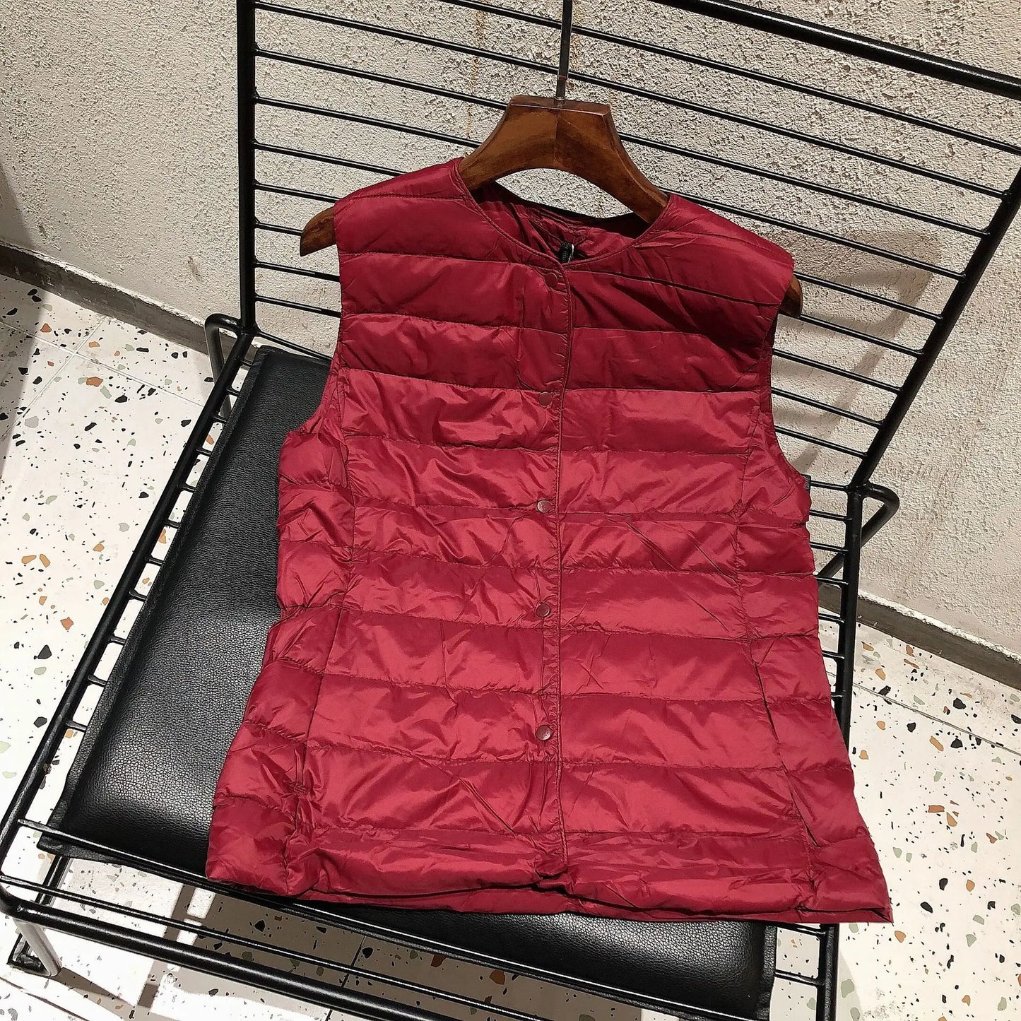 2025 New Women Sleeveless Puffer Jacket Spring Winter Female 90% White Duck Down Ultra Lightweight Packable Warm Down Liner Vest