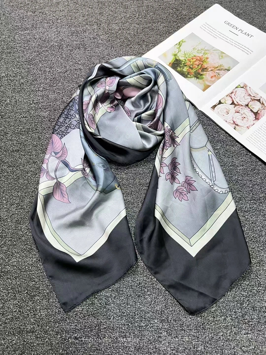 Foreign trade original single Italian autumn and winter new fashion brand printed light luxury shawl scarf
