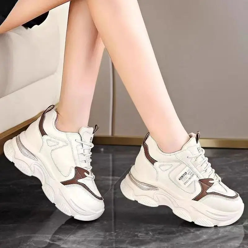 Large Size Autumn Fashion Breathable Lightweight Casual Comfortable Women's Shoes Versatile Thick Soled Women's Sports Shoes