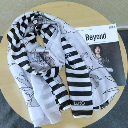 Foreign trade original single Italian autumn and winter new fashion brand printed light luxury shawl scarf