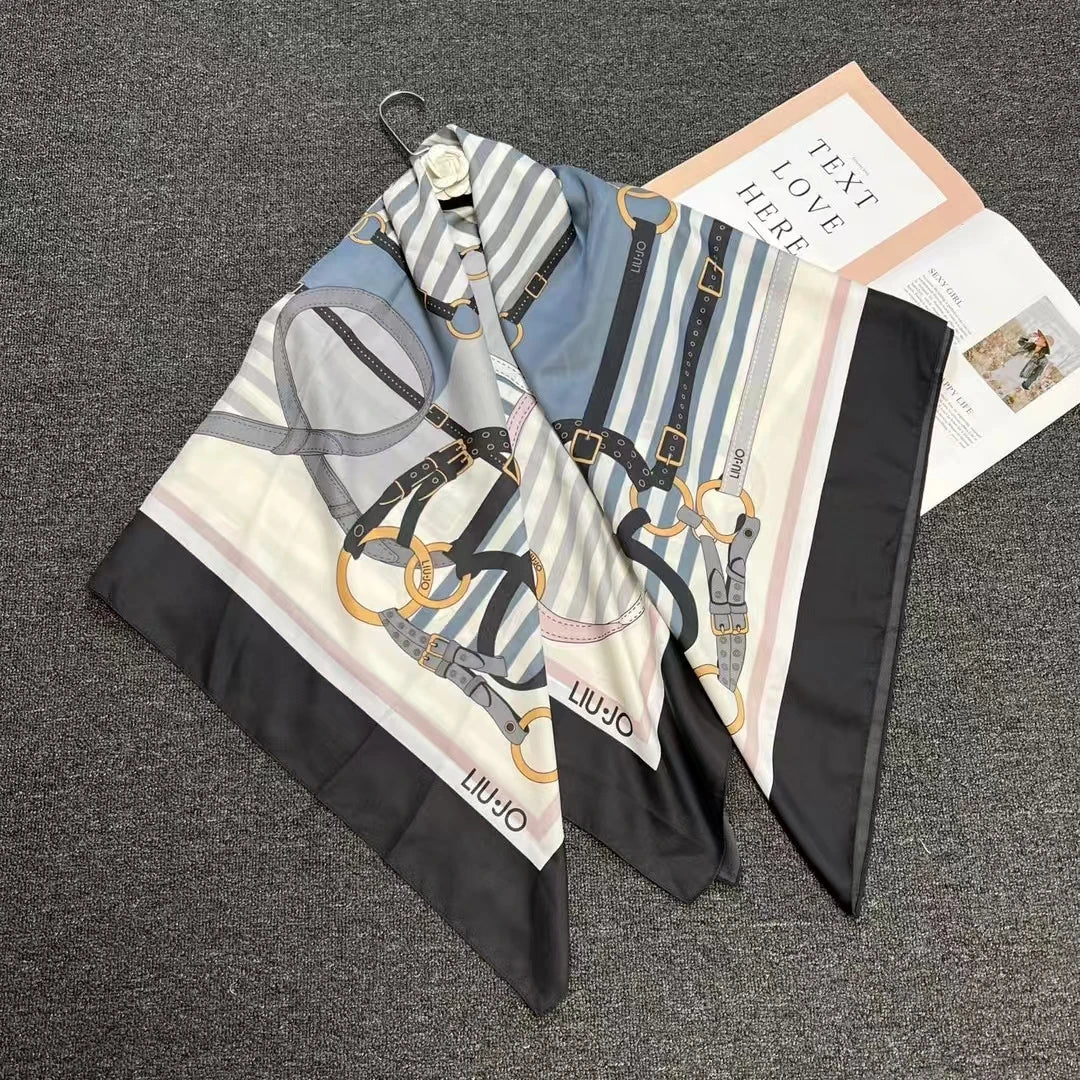 Foreign trade original single Italian autumn and winter new fashion brand printed light luxury shawl scarf