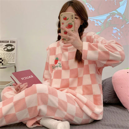 Fleece Long Sleeve Sleepwear Stylish Plaid Warm Pyjamas Sets Comfortable Cartoon Homewear For Autumn/Winter Wear New 2024 2025