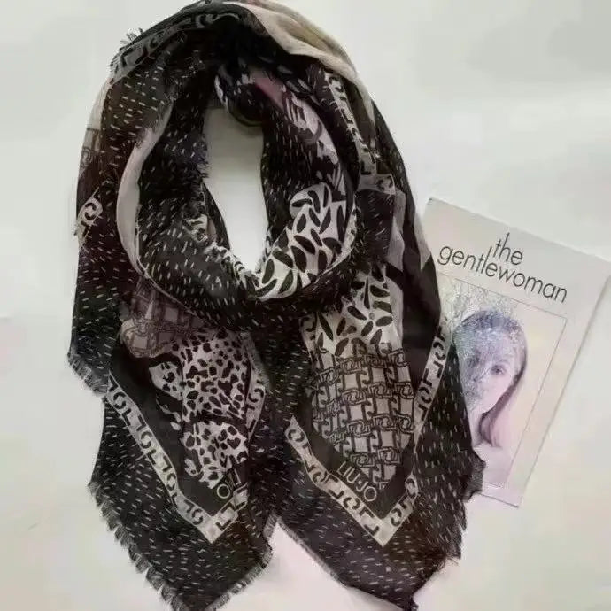Foreign trade original single Italian autumn and winter new fashion brand printed light luxury shawl scarf